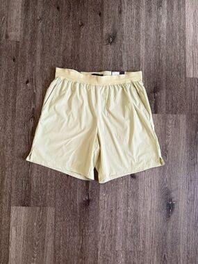 Kohl's Pale Yellow Men's Athletic Shorts